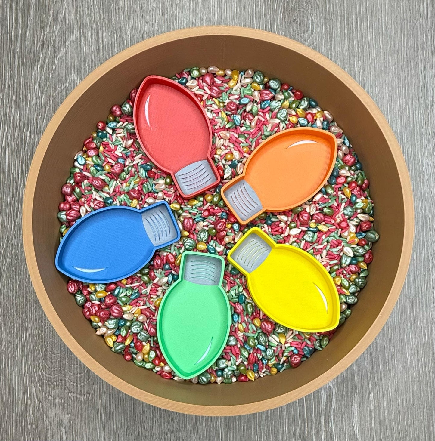 Christmas light sensory trays, xmas light sensory trays, Christmas light bulb sensory activity, sensory play lights, light bulb trays