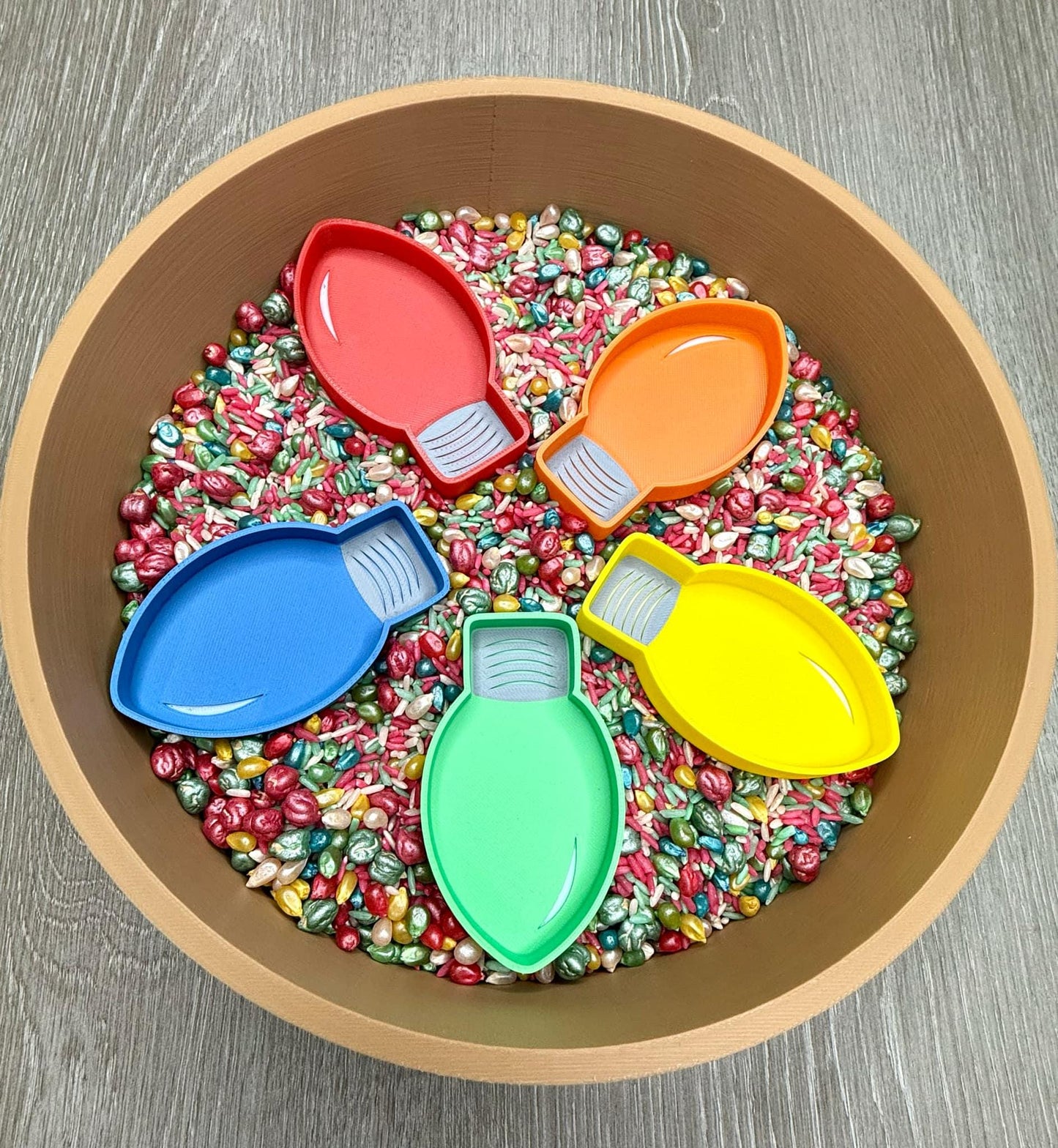 Christmas light sensory trays, xmas light sensory trays, Christmas light bulb sensory activity, sensory play lights, light bulb trays