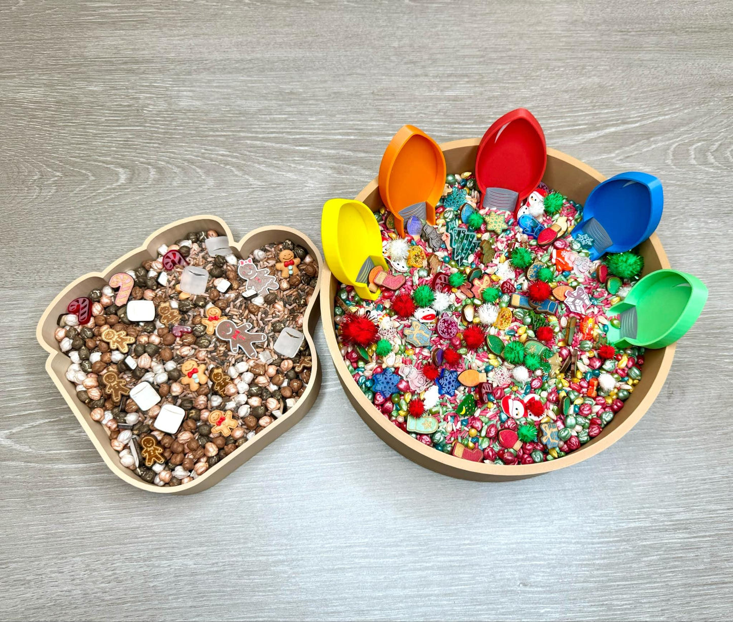 Christmas light sensory trays, xmas light sensory trays, Christmas light bulb sensory activity, sensory play lights, light bulb trays