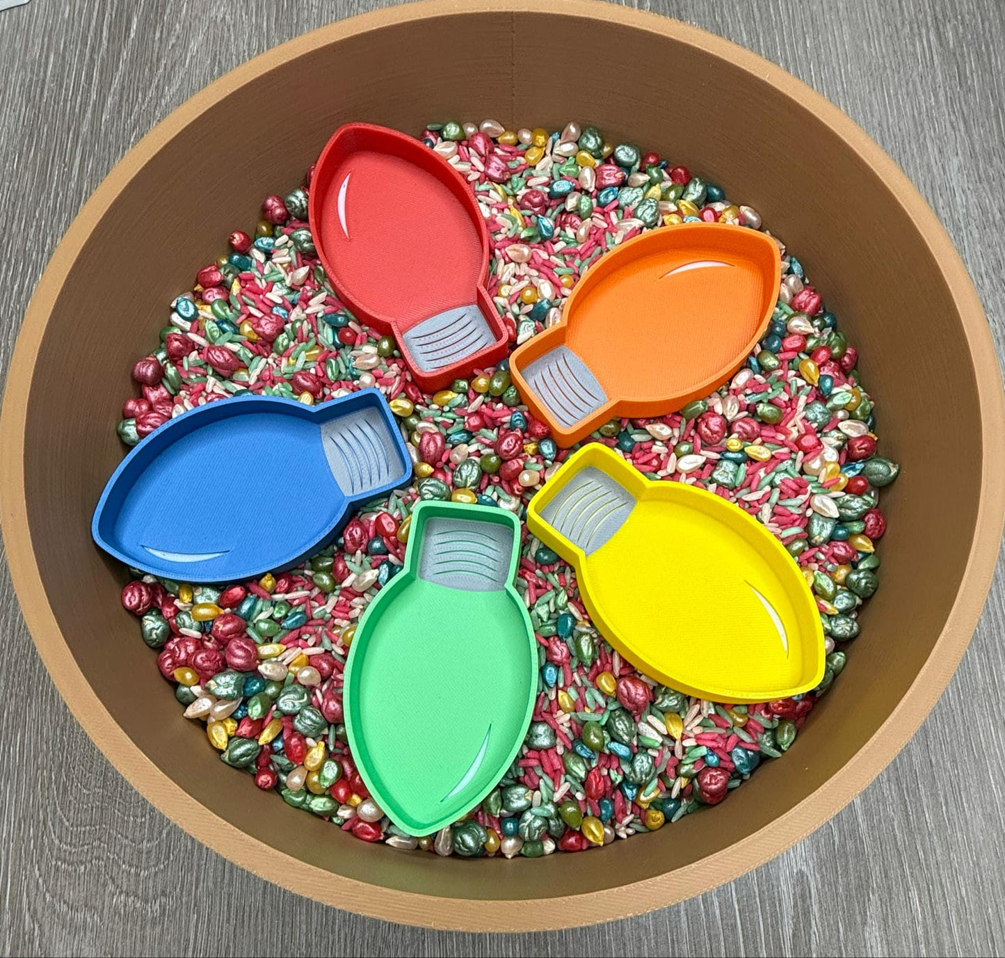 Christmas light sensory trays, xmas light sensory trays, Christmas light bulb sensory activity, sensory play lights, light bulb trays