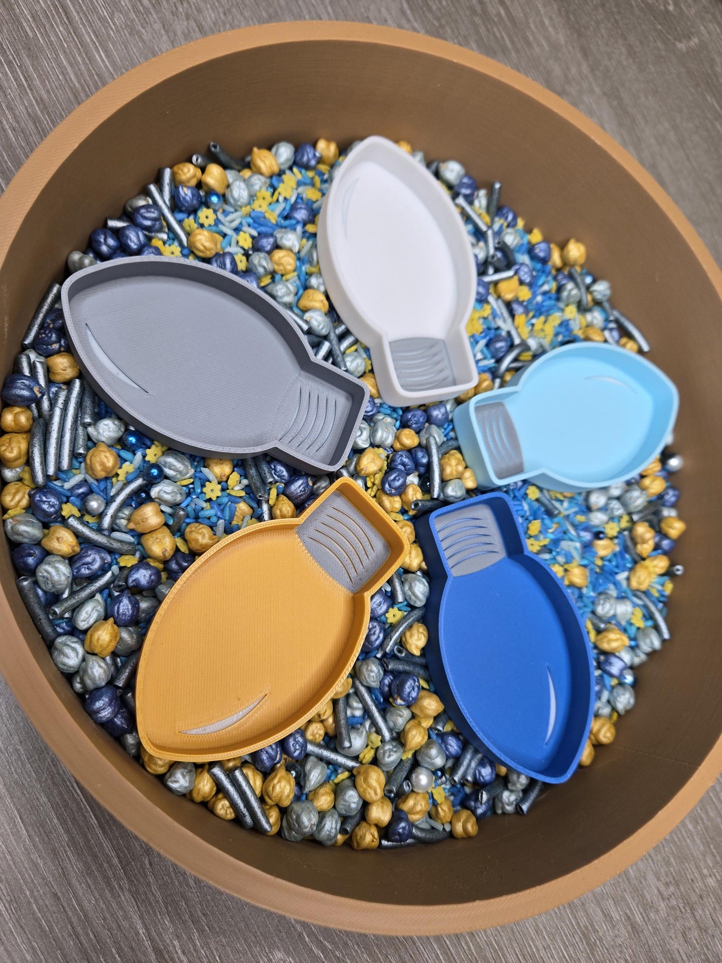 Hanukka light sensory trays, Hanukkah light sensory trays, holiday light bulb sensory activity, sensory play lights, light bulb trays