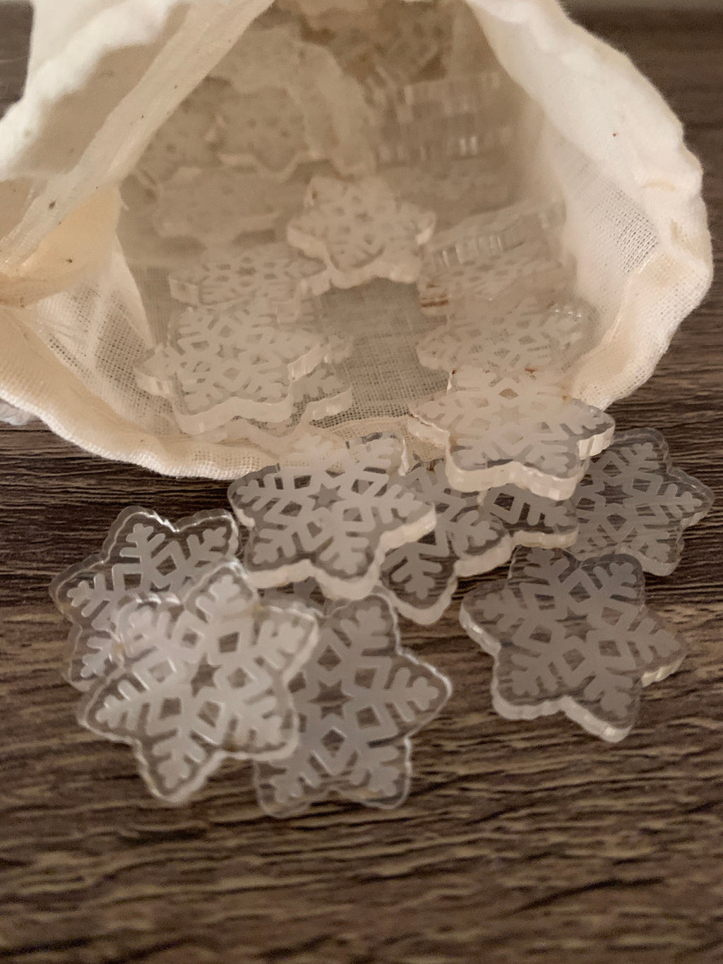 50/100 Acrylic snowflakes, acrylic maple leaves, acrylic counters, ,snowman counters, math manipulatives, counters, sunflowers, sensory fill