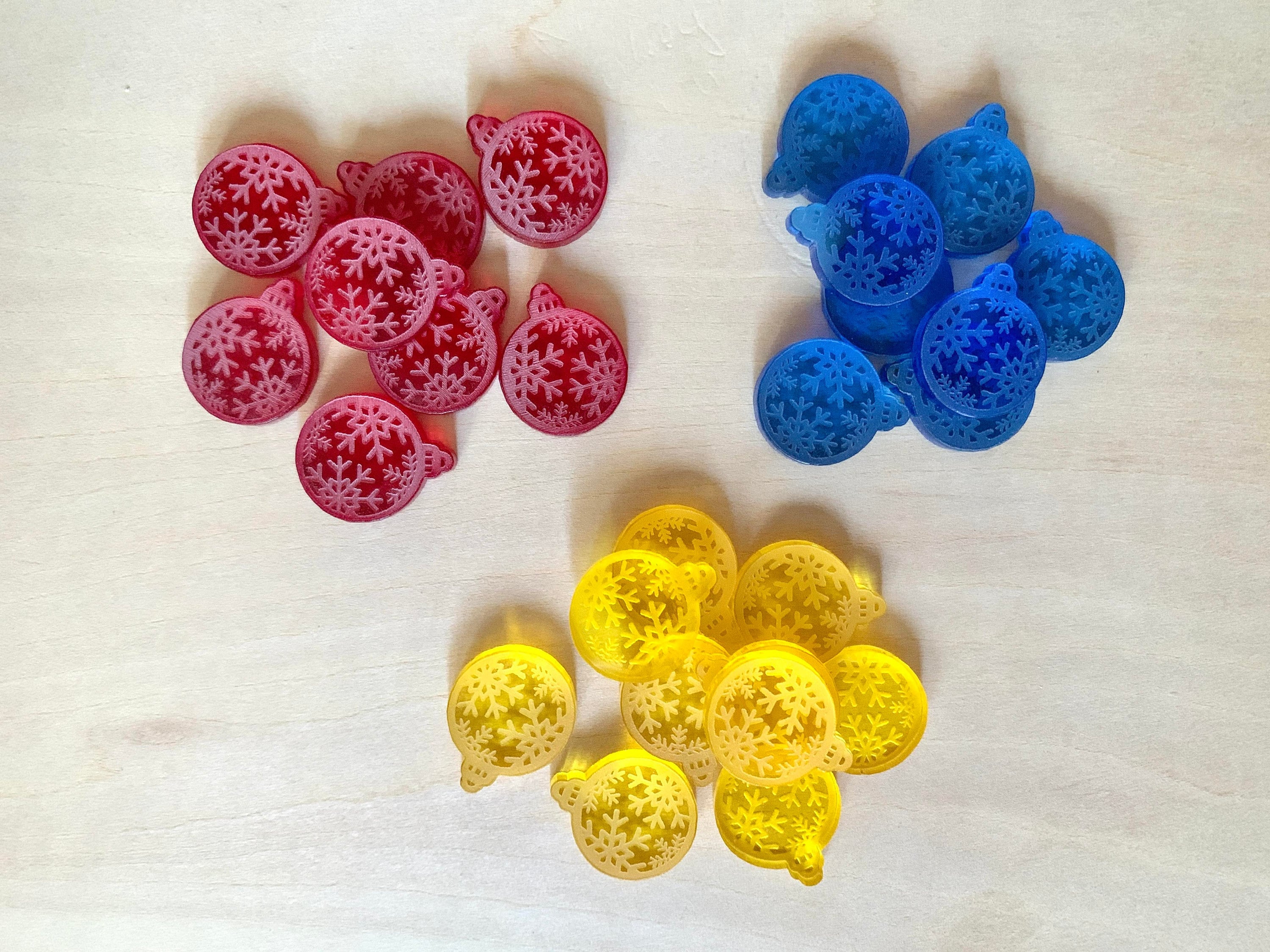 50/100 Acrylic christmas lights, ornaments or candy canes , acrylic maple leaves, acrylic counters, sensory fill, wet play, fizzy play