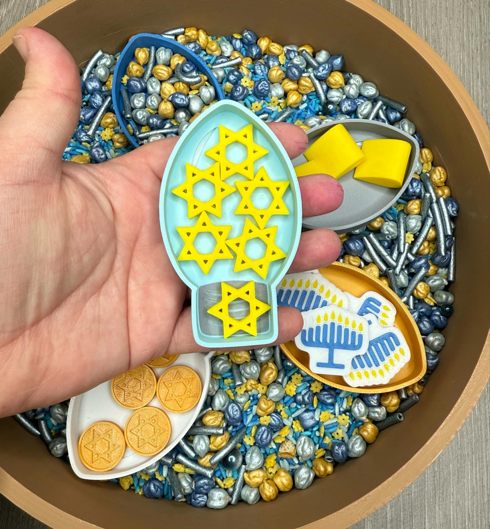 Hanukka light sensory trays, Hanukkah light sensory trays, holiday light bulb sensory activity, sensory play lights, light bulb trays