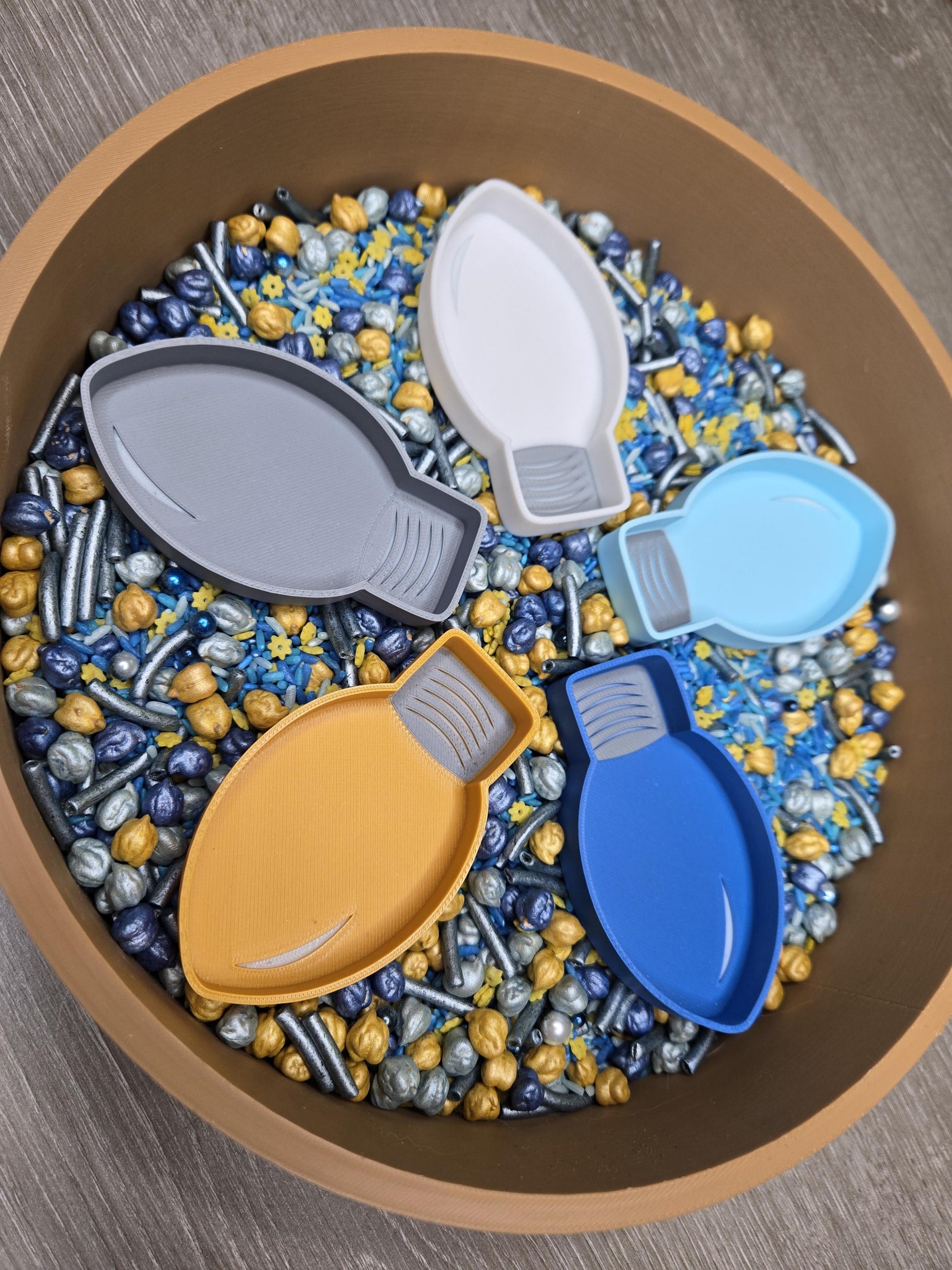 Hanukka light sensory trays, Hanukkah light sensory trays, holiday light bulb sensory activity, sensory play lights, light bulb trays